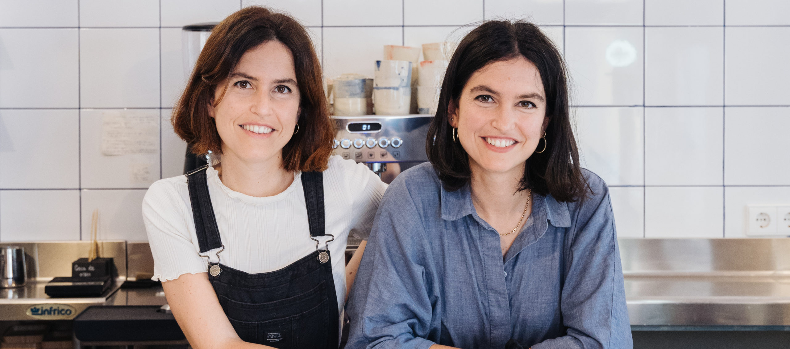 CAPICÚA, dos hermanas gemelas, licenciadas en derecho, y emprendedoras de un catering de éxito