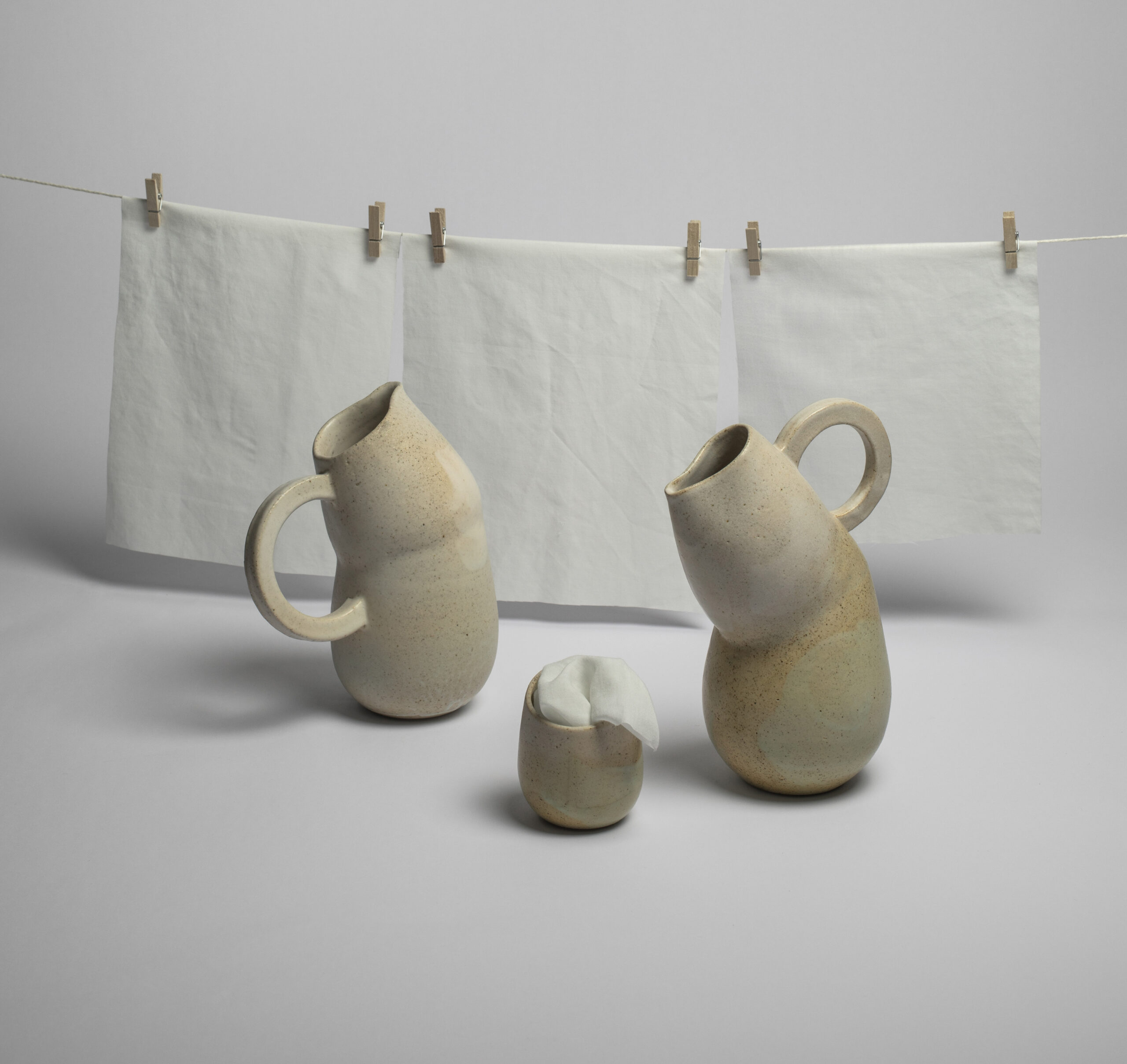 ANA ILLUECA: Keramiken mit mediterranen Geschichten, die ihre physischen Grenzen überschreiten.
